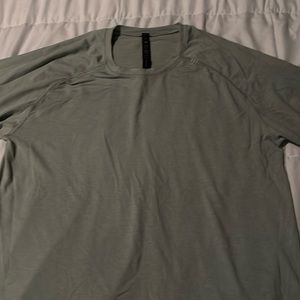 lululemon Men's shirt